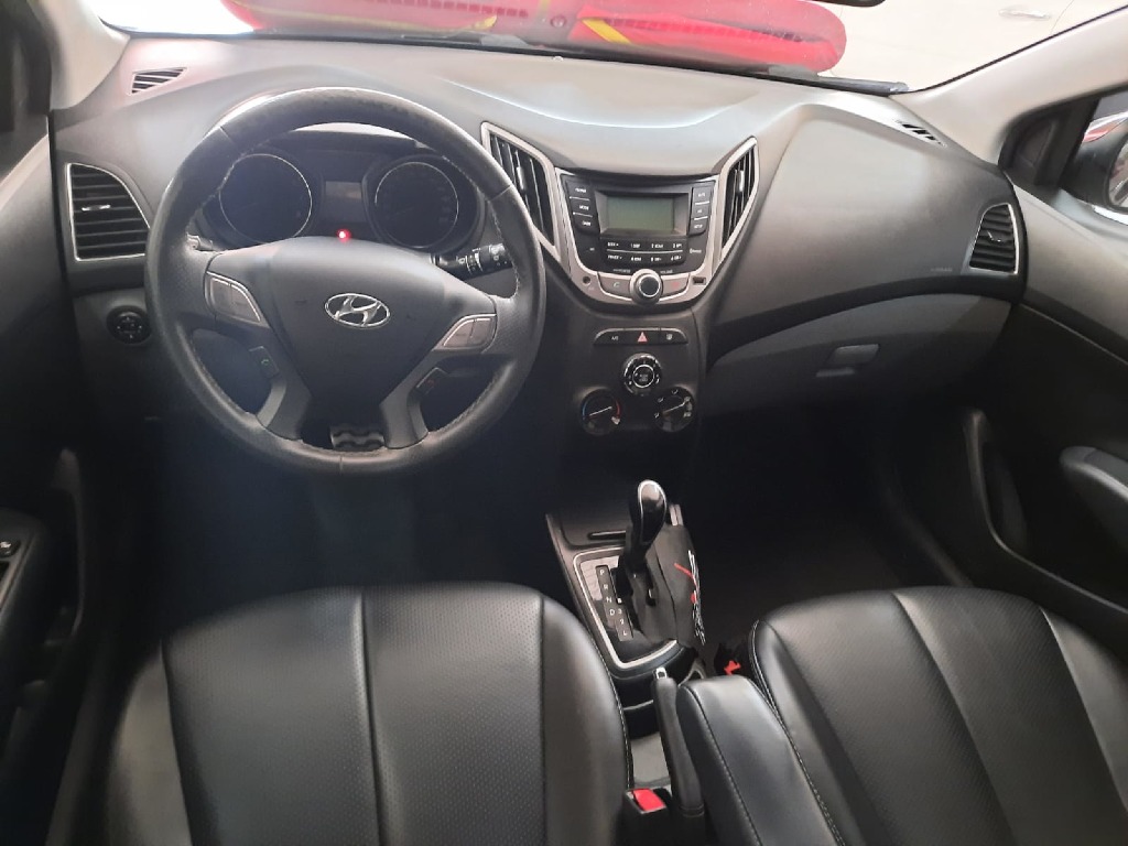HYUNDAI HB20X 1.6 16V PREMIUM FLEX 4P AUTOMATICO HYUNDAI HB20X 1.6 16V PREMIUM FLEX 4P AUTOMATICO