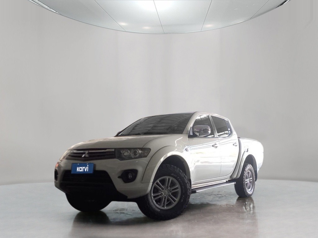 Carros seminovos MITSUBISHI L200 TRITON 3.2 HPE 4X4 CD 16V TURBO INTERCOOLER DIESEL 4P MANUAL
