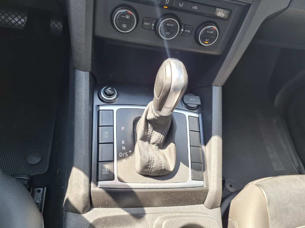 VOLKSWAGEN AMAROK 2.0 COMFORTLINE 4X4 CD 16V TURBO INTERCOOLER DIESEL 4P AUTOMATICO VOLKSWAGEN AMAROK 2.0 COMFORTLINE 4X4 CD 16V TURBO INTERCOOLER DIESEL 4P AUTOMATICO