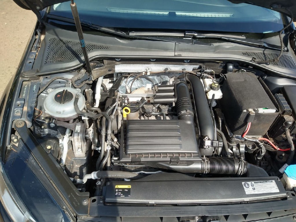 VOLKSWAGEN GOLF 1.4 TSI HIGHLINE 16V GASOLINA 4P AUTOMATICO VOLKSWAGEN GOLF 1.4 TSI HIGHLINE 16V GASOLINA 4P AUTOMATICO