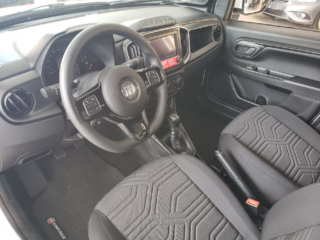 FIAT STRADA 1.3 FIREFLY FLEX FREEDOM CS MANUAL FIAT STRADA 1.3 FIREFLY FLEX FREEDOM CS MANUAL