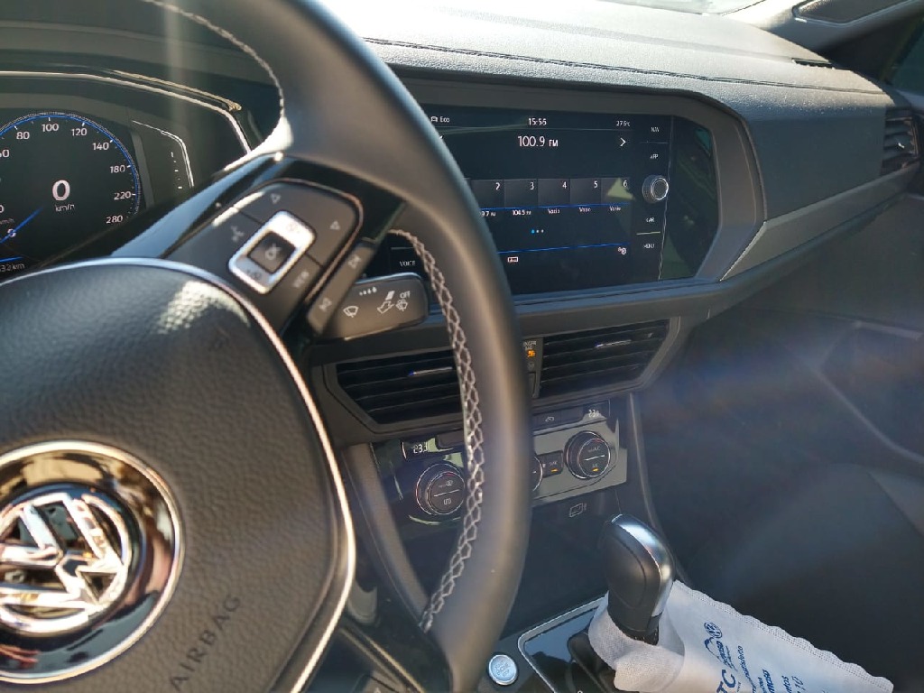 VOLKSWAGEN JETTA 1.4 250 TSI TOTAL FLEX R-LINE TIPTRONIC VOLKSWAGEN JETTA 1.4 250 TSI TOTAL FLEX R-LINE TIPTRONIC